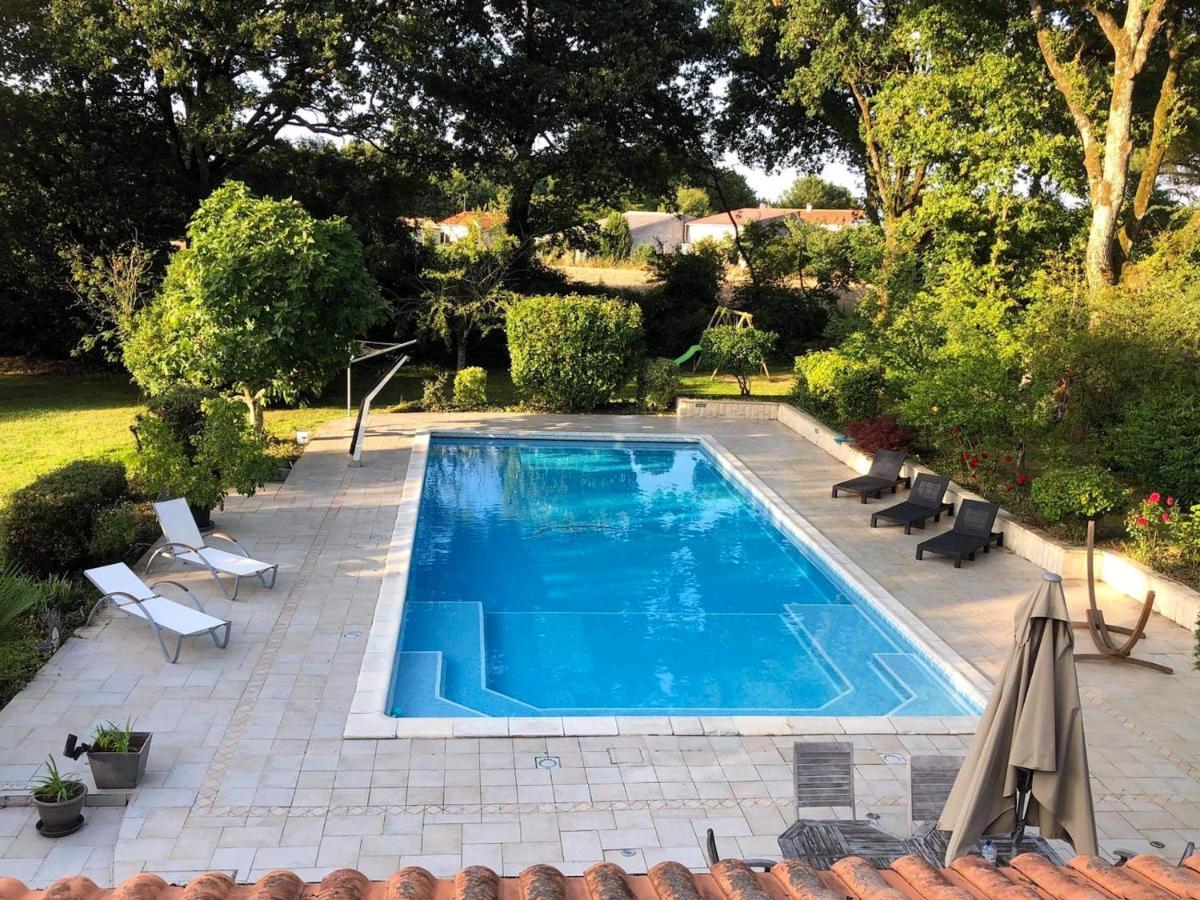 Maison Charmante Avec Piscine Privee A Saint-Georges-De-Pointindouxc Экстерьер фото