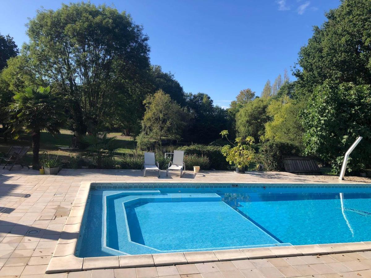 Maison Charmante Avec Piscine Privee A Saint-Georges-De-Pointindouxc Экстерьер фото